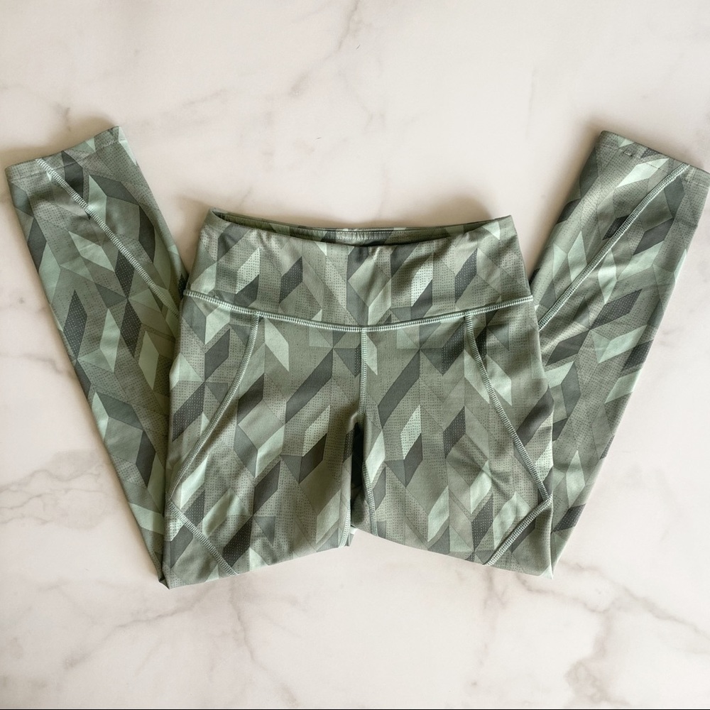 Patagonia Centered Cropped Leggings in Fast Quilt Gypsum Green